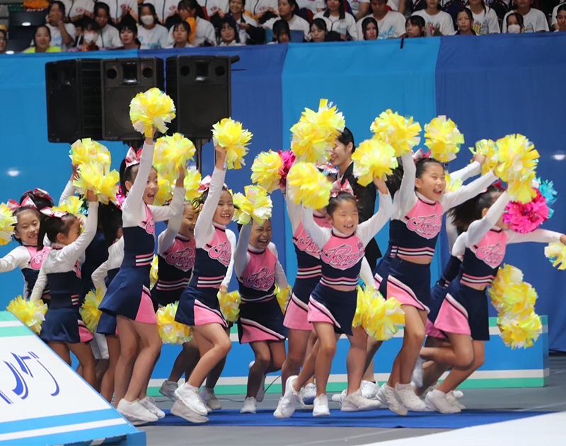 笑顔のスポーツ チアリーディング！